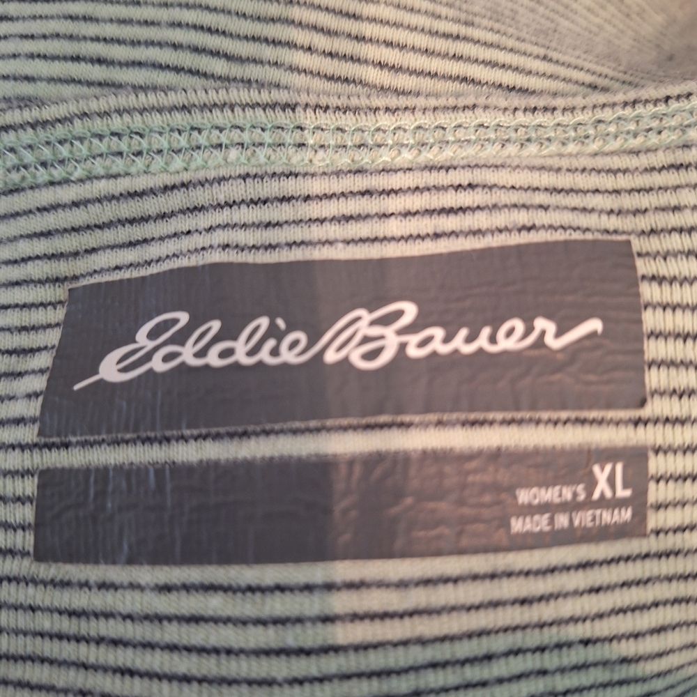 Eddie Bauer Green Top Relaxed Fit Size XL Very Good  Condition - Picture 3 of 3